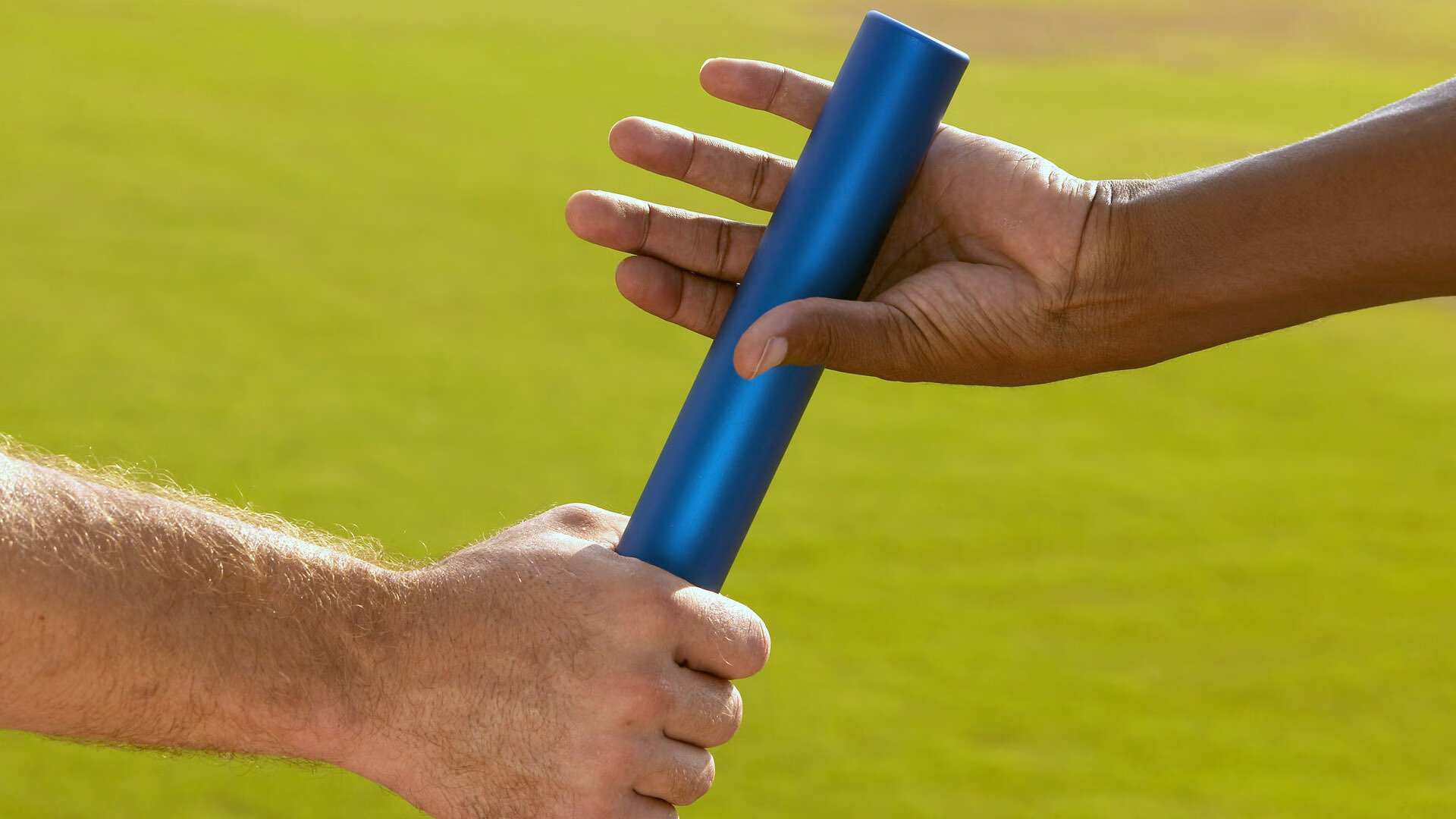 F1新赛季揭幕战与骑士横扫开拓者，速度与统治力的双重奏鸣