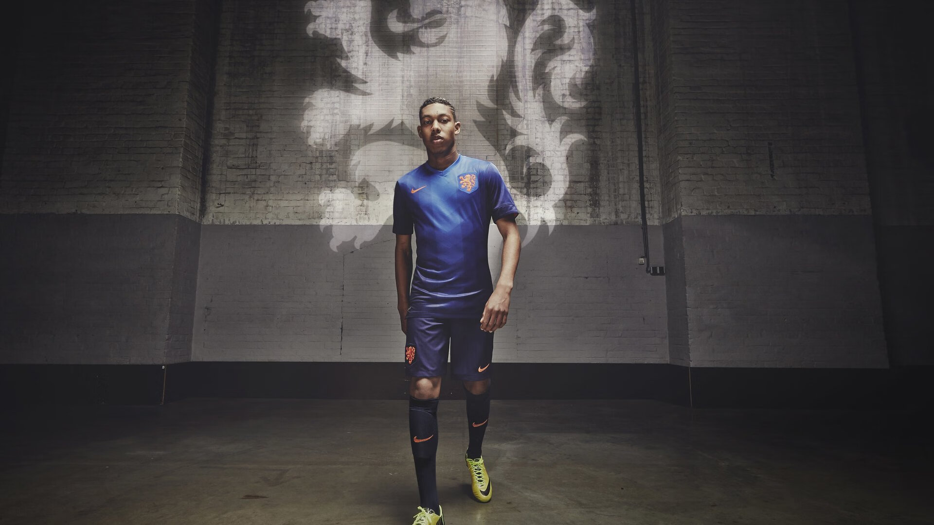 意甲焦点战之夜，东契奇打出统治级数据，当足球与篮球的统治力在星光下共振