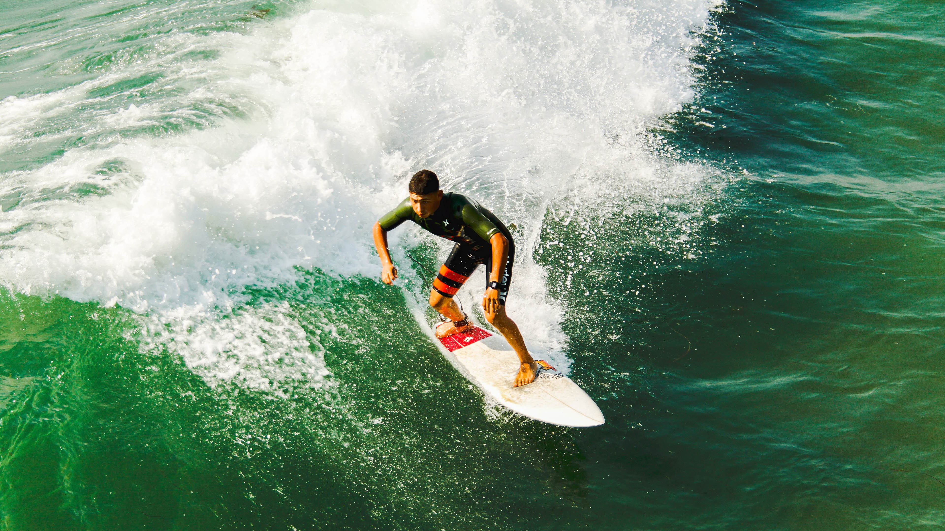 世界排名争夺战之夜，霍勒迪的防守，篮球世界的无声惊雷