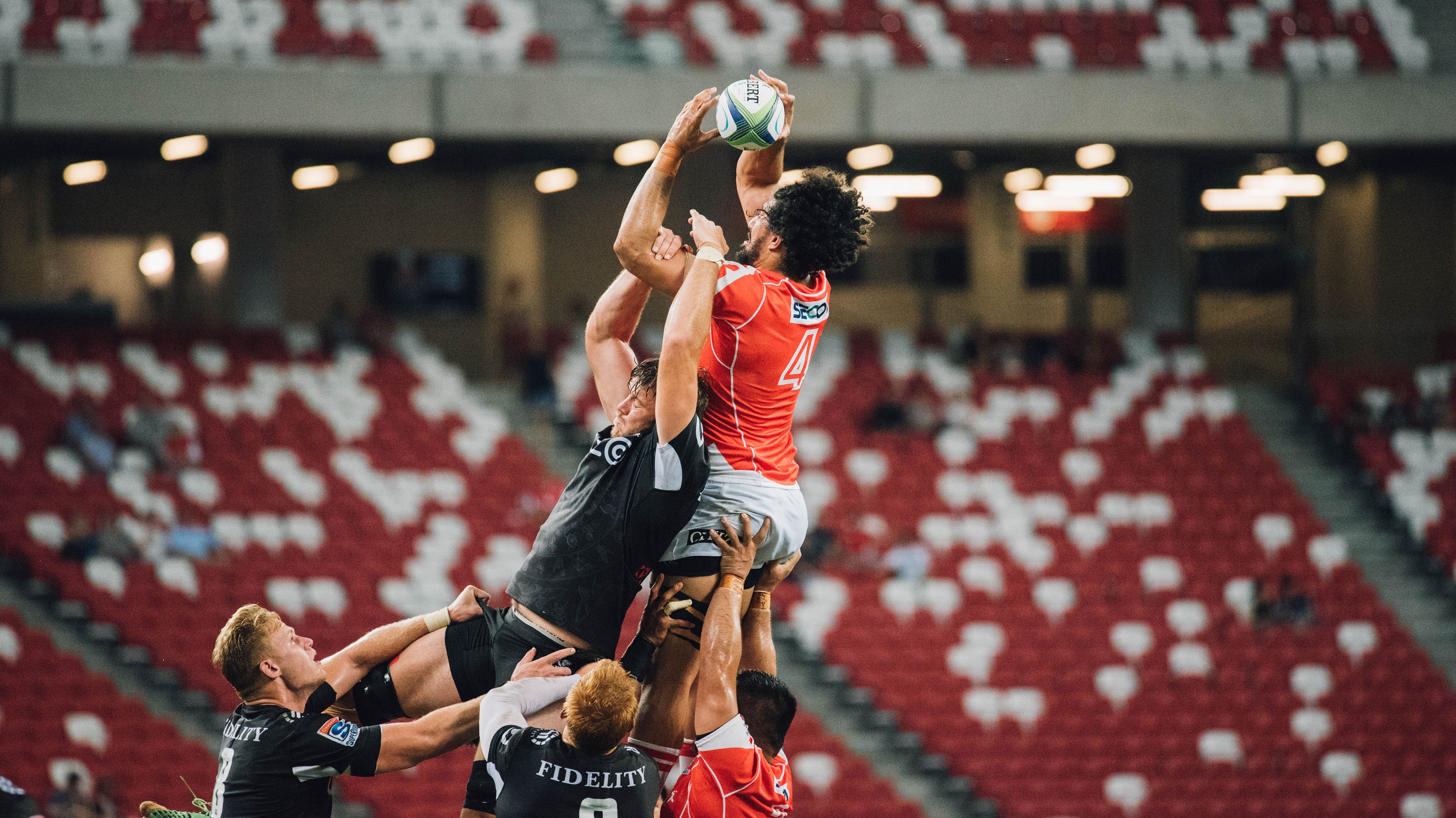 辽宁队粉碎老鹰,库里在欧冠半决赛接管比赛,体育世界的平行宇宙