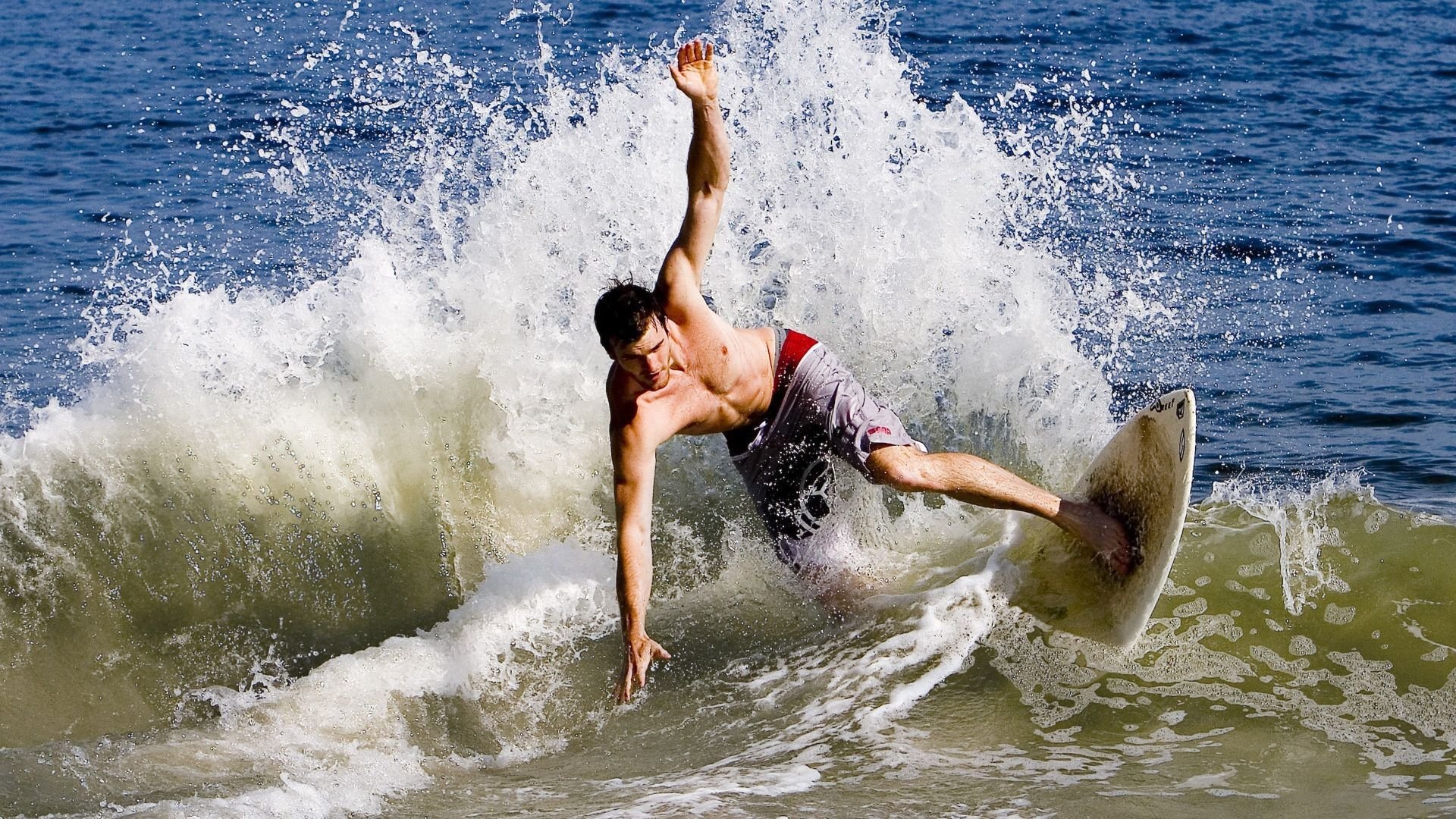 凯恩，从无冕到关键先生，英格兰的救赎在智利风暴中完成